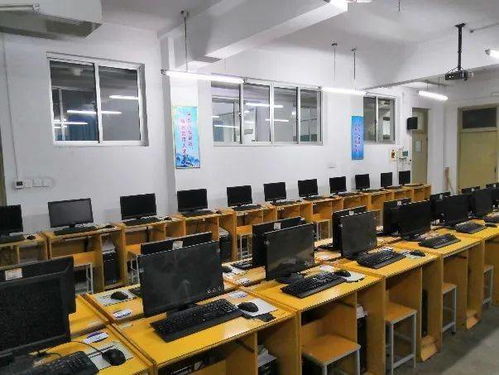 計算機應(yīng)用技術(shù) 以科技改變未來，用技術(shù)服務(wù)生活